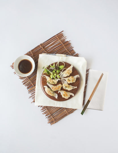 White Linen-Feel Book Fold Airlaid Napkins (16″ x 16″) (40×40 cm)50 PIECES